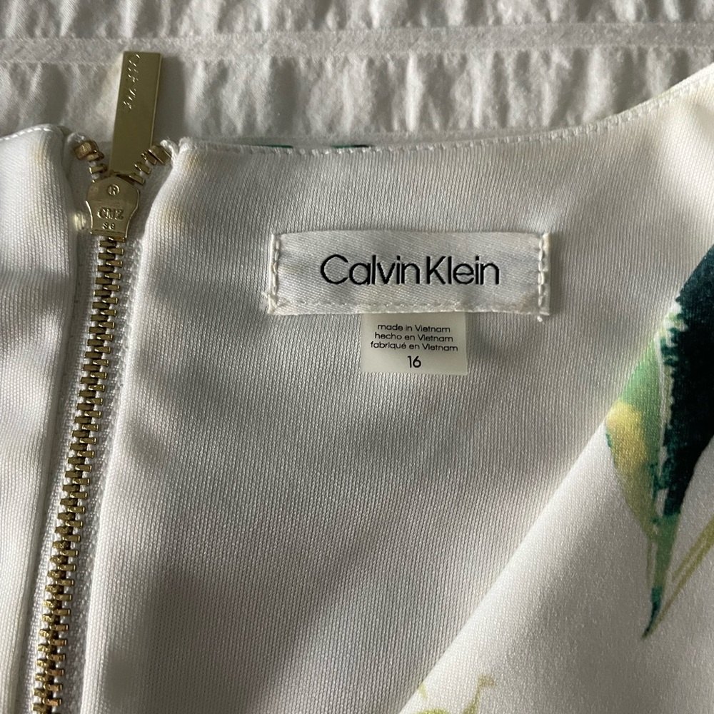 Calvin Klein White Floral Sheath Dress with Blue and Green Accents - Picture 4 of 4